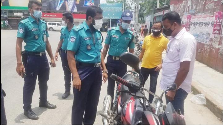 কারণ দেখাতে না পারায় পুলিশ কর্মকর্তার মোটরসাইকেলও জব্দ!